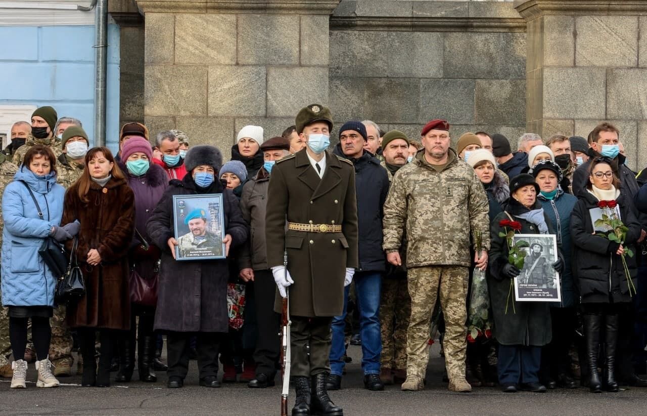 В Киеве почтили память украинских воинов.