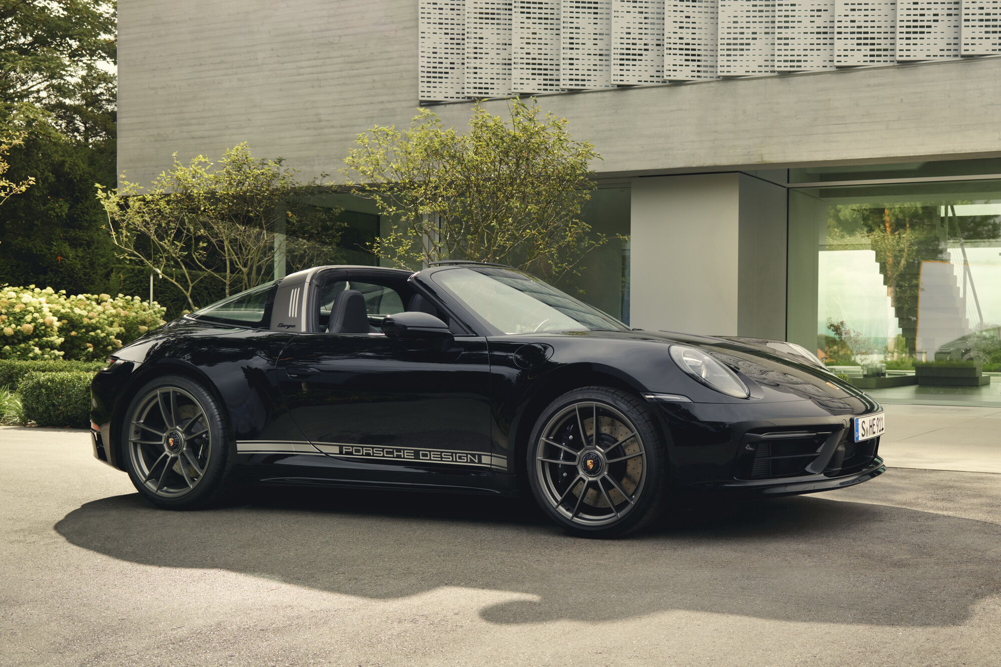 Porsche 911 Edition 50 Years Porsche Design буде випущений обмеженою серією у кількості 750 екземплярів