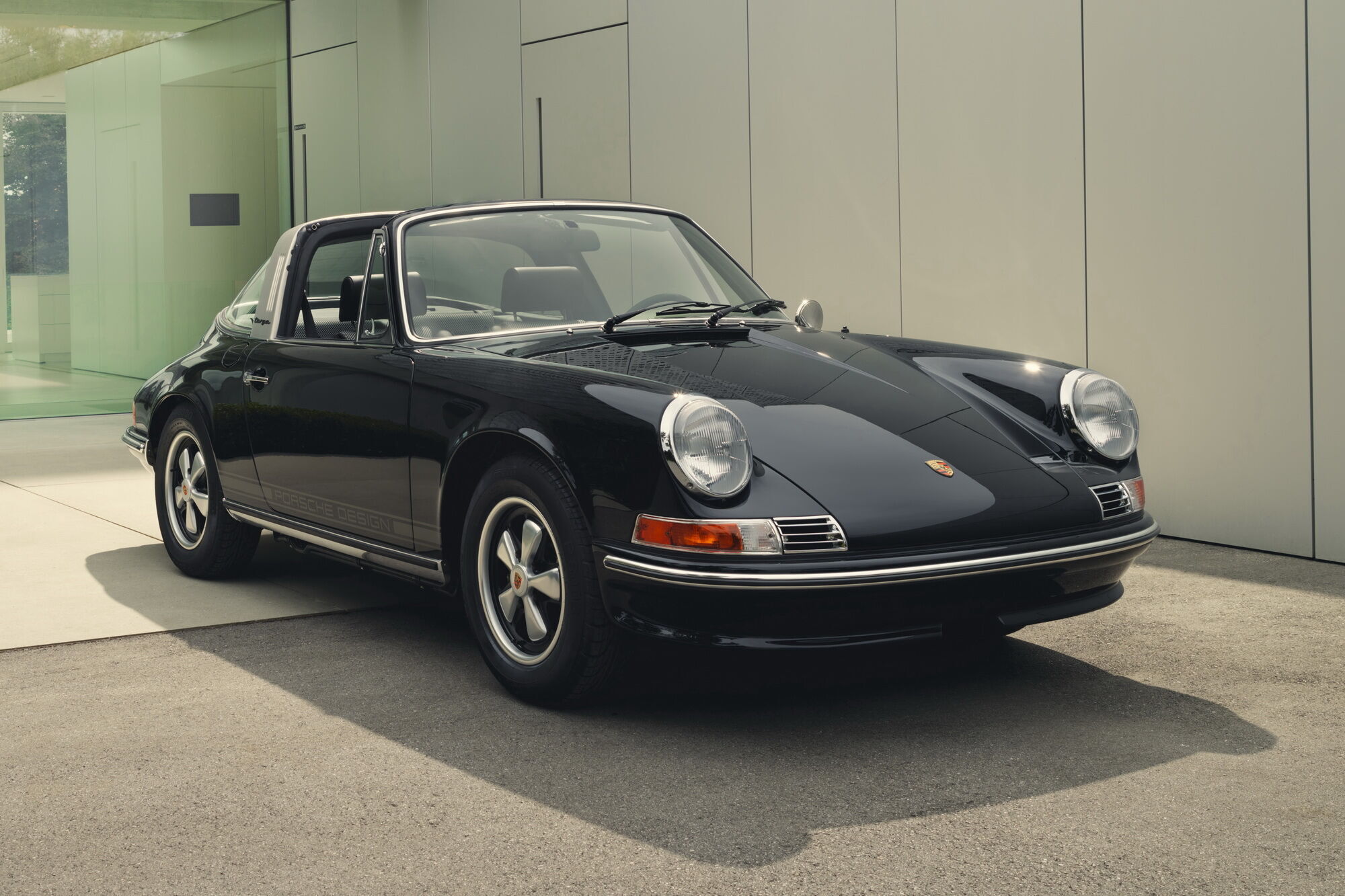 Основой для проекта послужила модель 911 T 2.4 Targa 1972 года