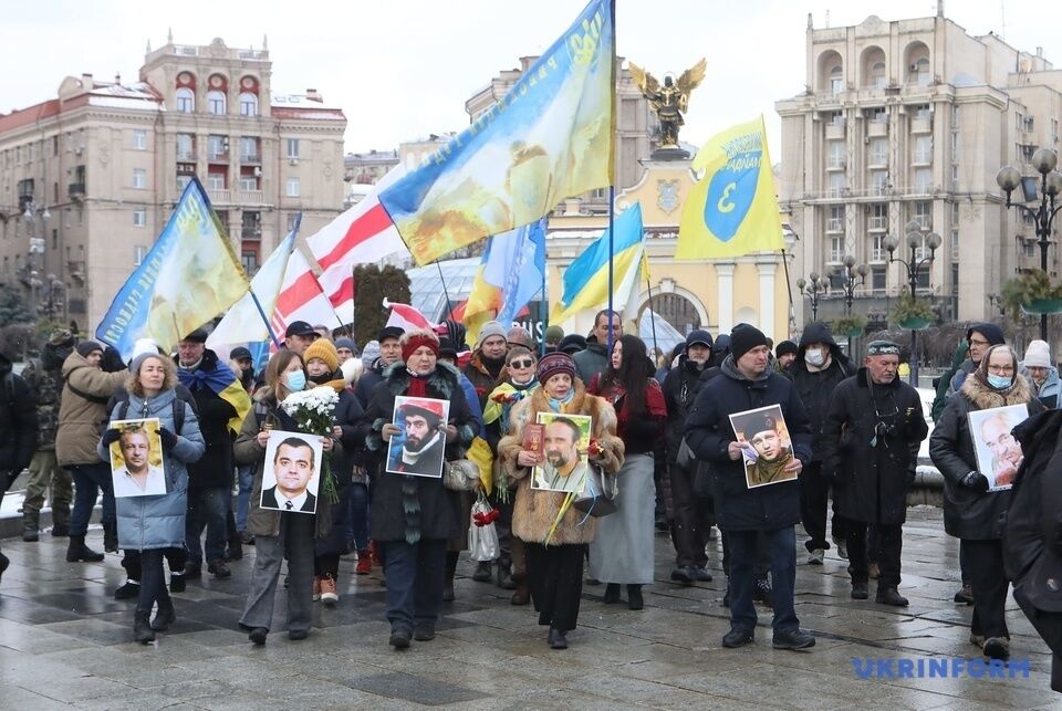 В акції взяло участь близько ста людей