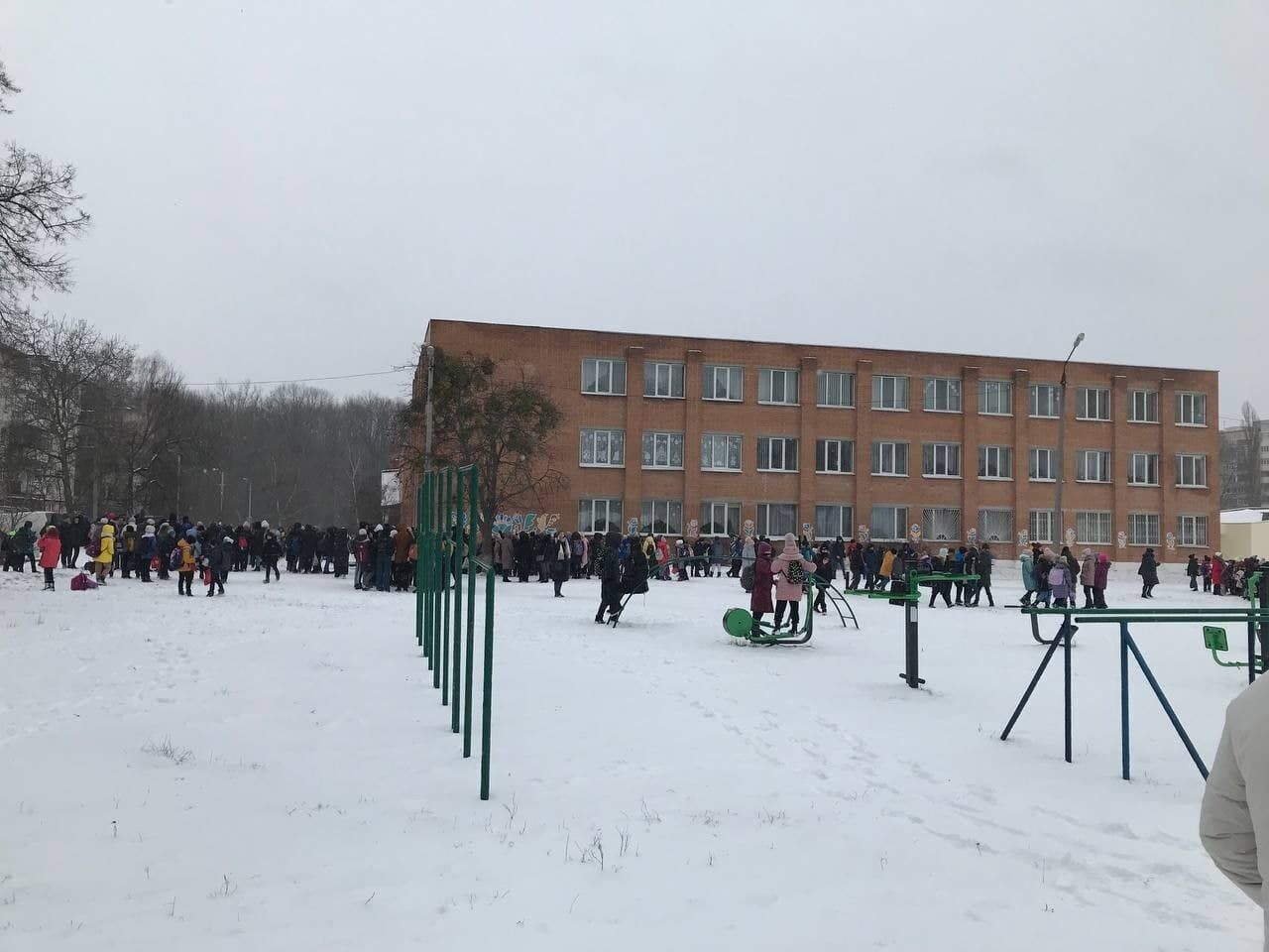 Учні частини закладів після перевірки правоохоронцями повернулись за парти