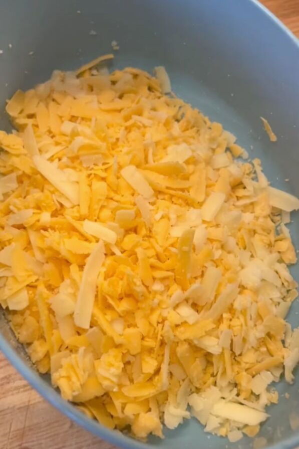 Подрібнений сир для страви