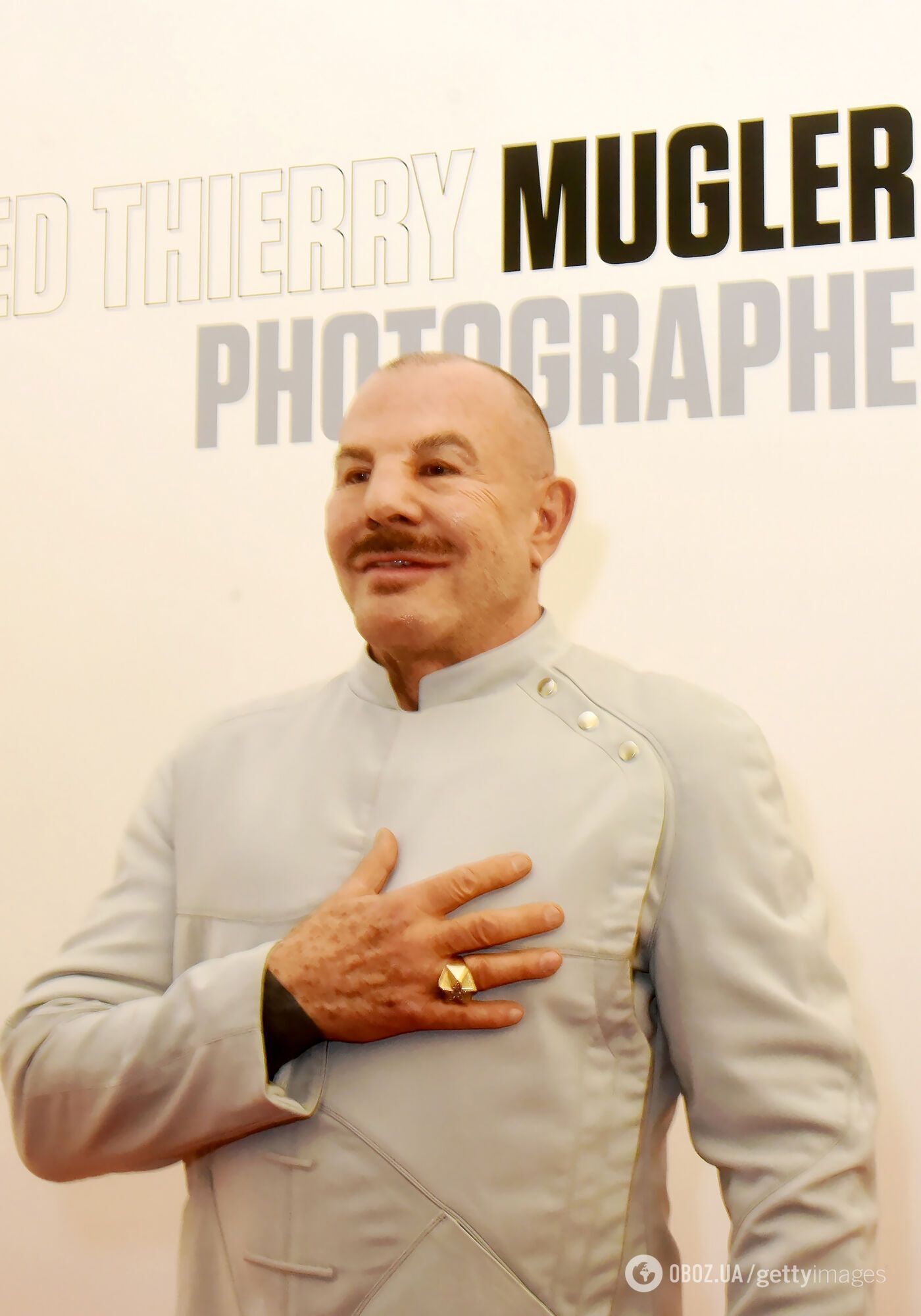 Мюглер на своїй виставці фотографій. Париж, Франція, 7 листопада 2019 року