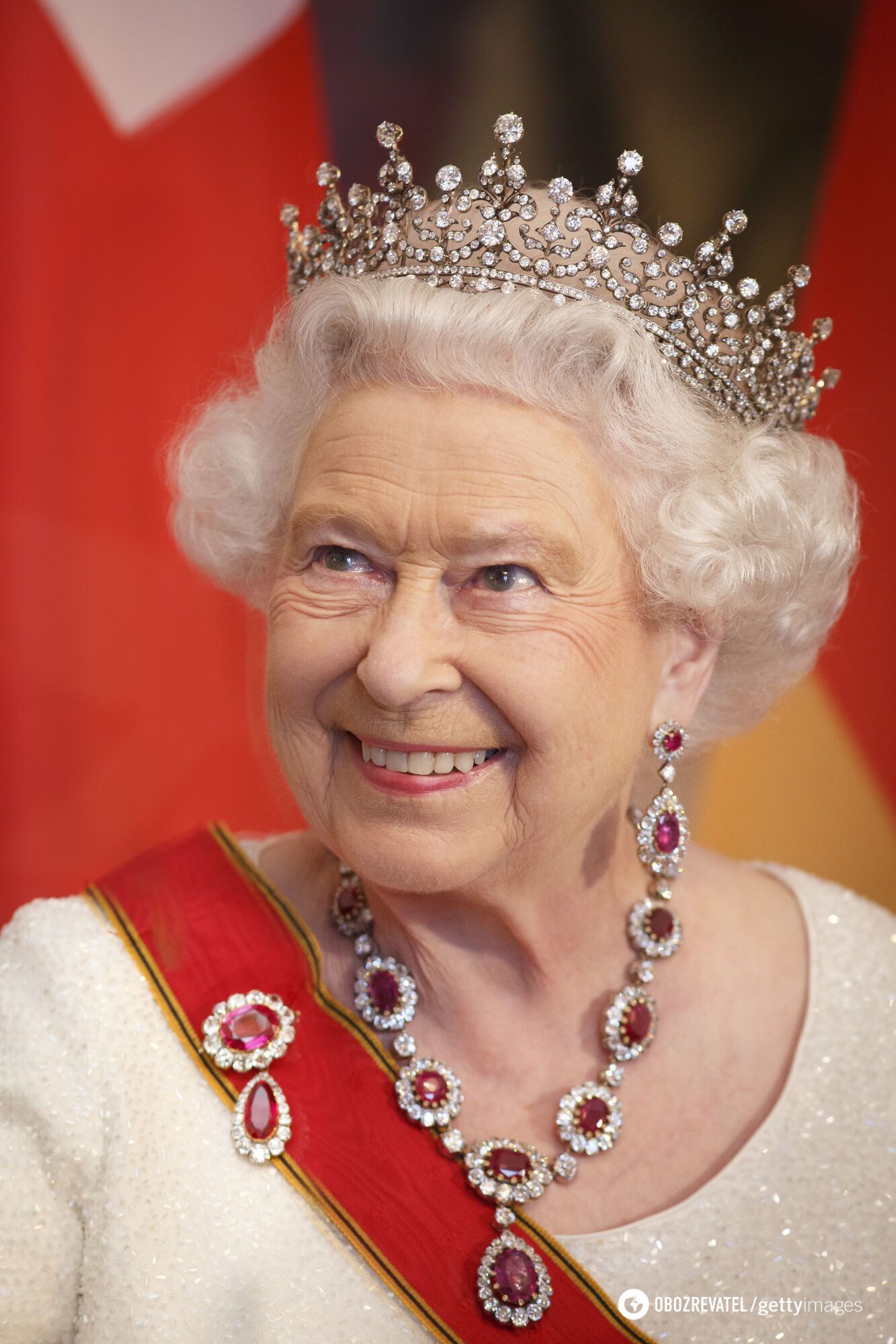 Тиара Queen's Oriental Circlet королевы Виктории на Елизавете II