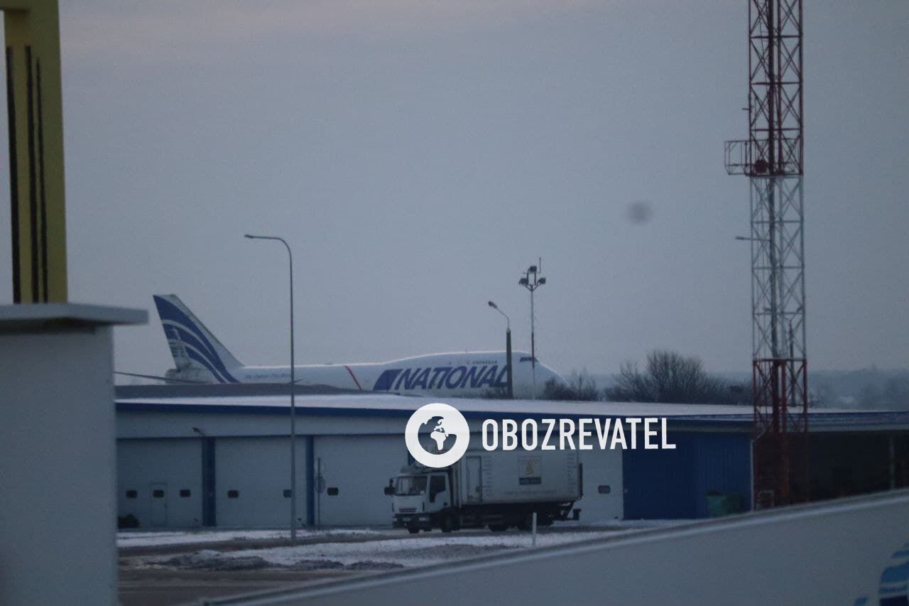 В Украину прибыл уже третий самолет из США с партией летального вооружения