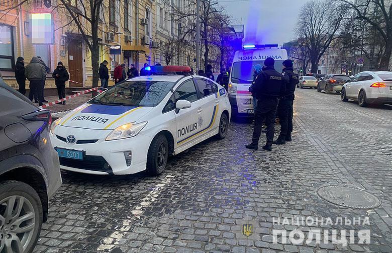 На місці працювали спецназ та слідчо-оперативна група.