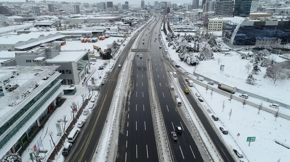 В Турции из-за снегопада застряли украинцы