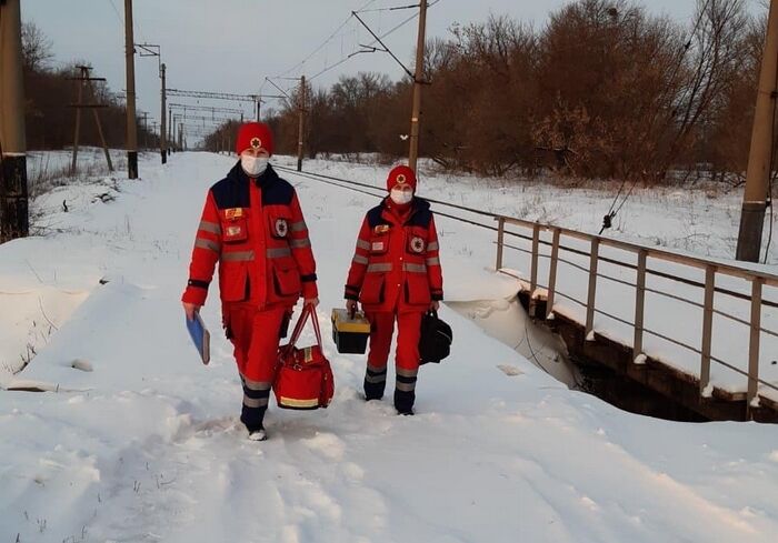 На Харьковщине медикам скорой пришлось идти к пациентке пешком более километра