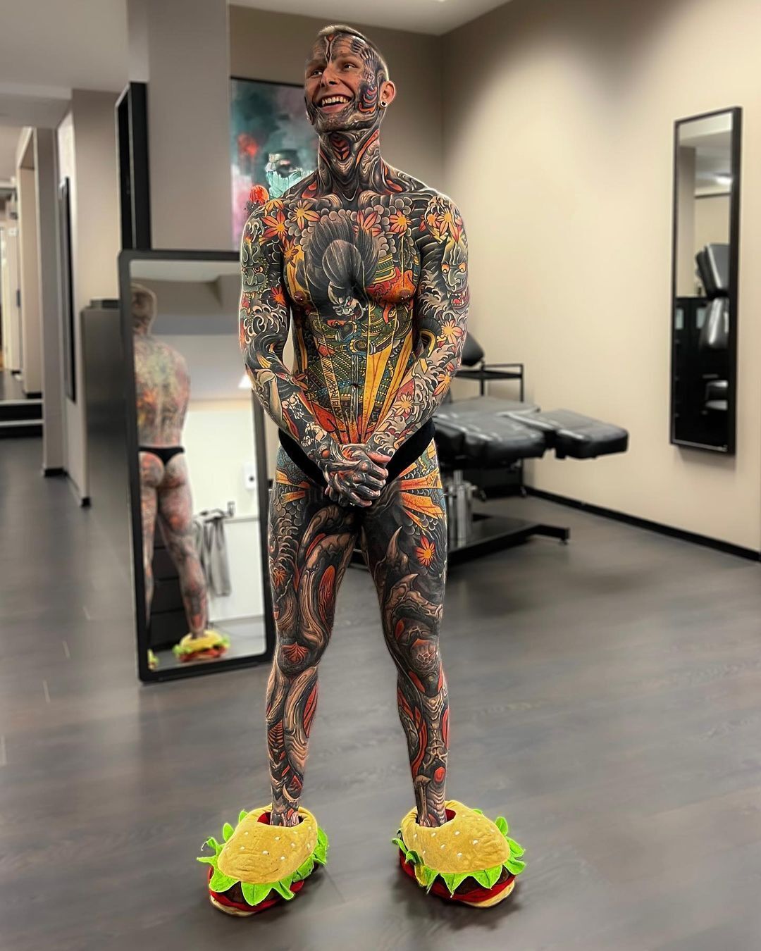 Тристан Вайгельт покрыл 95% тела татуировками