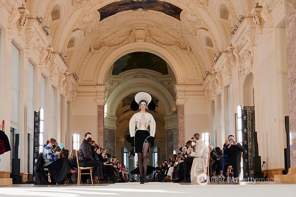 Украинские модели Кристи Пономарь и Алла Костромичева триумфировали на Неделе моды в Париже. Фото