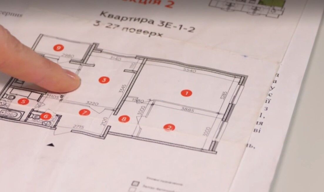 В киевской многоэтажке неправомерно владелец сделал из одной квартиры три – несмотря на то, что по проекту дома, такие манипуляции запрещены