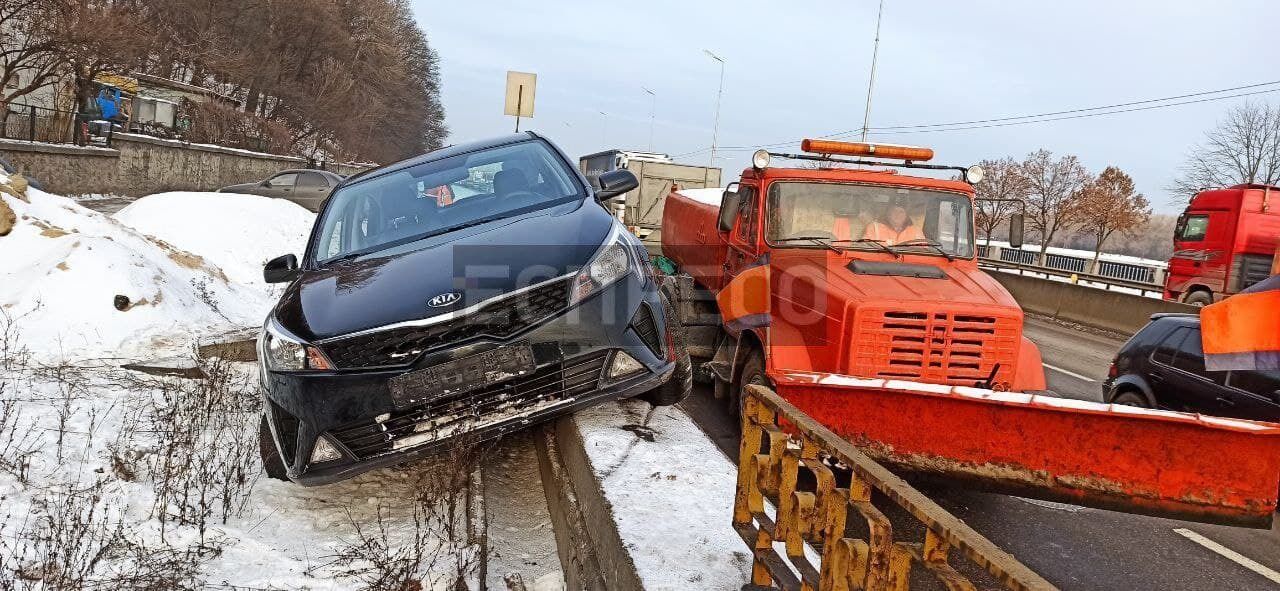 Авария произошла на Набережном шоссе.