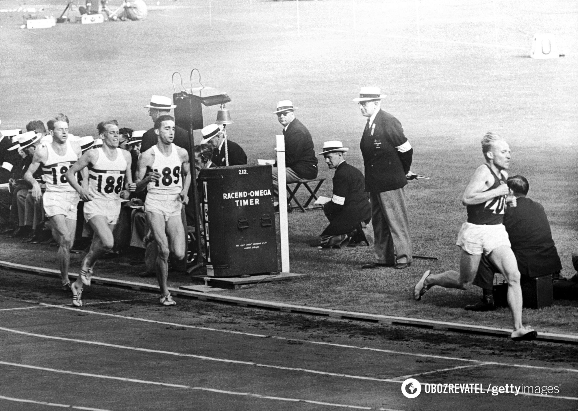 Володимир Куц виграє забіг на 5000 м на Олімпіаді-1956.