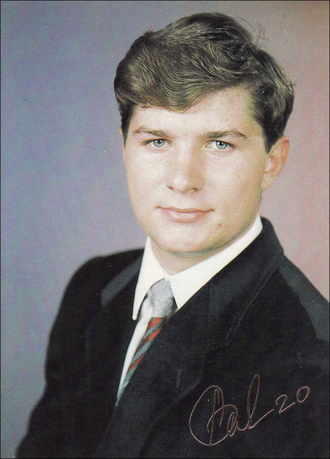 Хокеїст Євген Білошейкін.