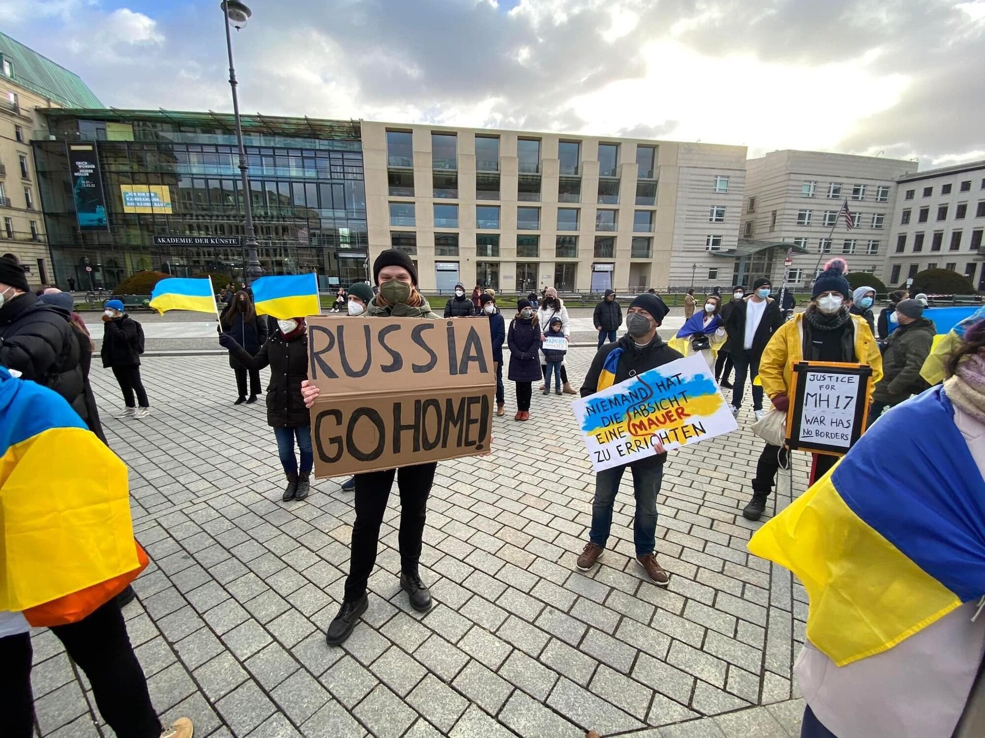 Акцию организовали украинцы и друзья Украины