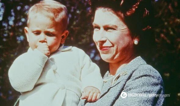 Елизавета II и принц Эдвард в детстве