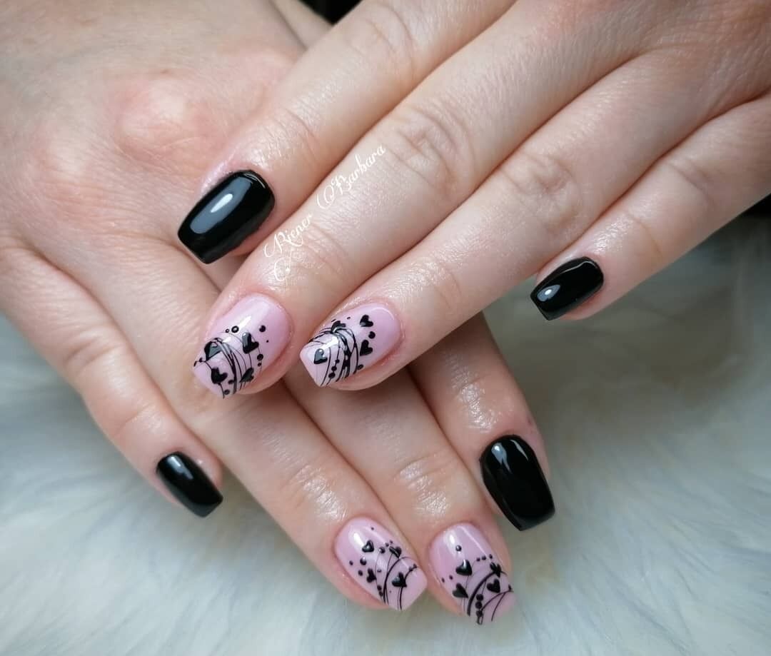 Черный маникюр ко Дню святого Валентина