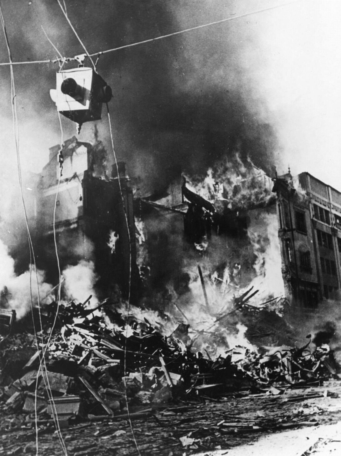 Пожар на углу Прорезной и Крещатика, 1941 год.