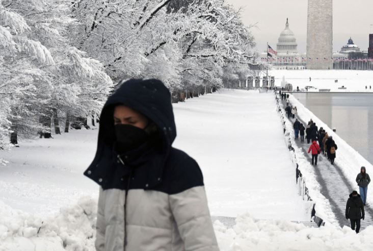 Сотні тисяч американців залишилися без світла через снігопад