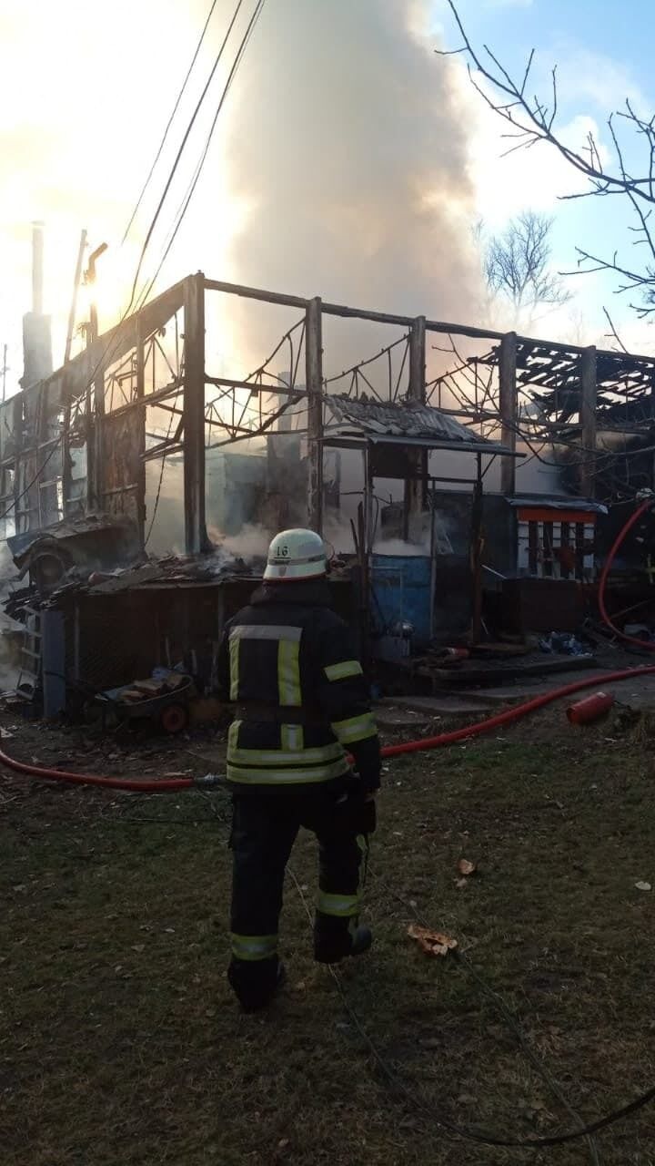 Рятувальники оперативно загасили вогонь.