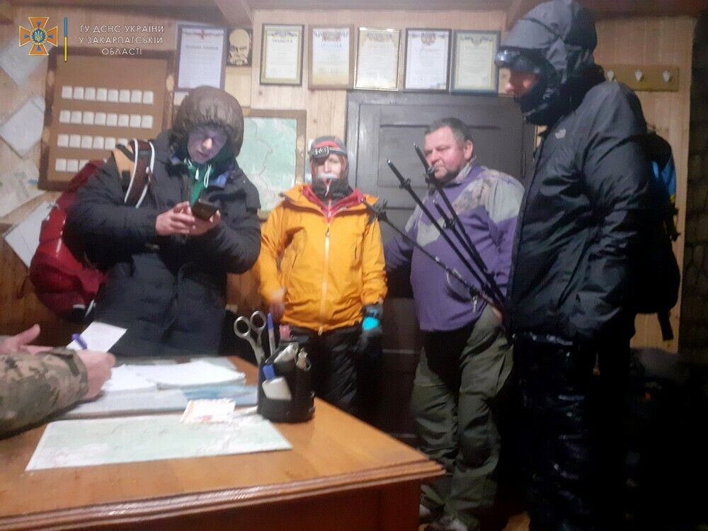 У Карпатах через негоду заблукали четверо туристів з Одеси: не дослухалися порад рятувальників. Фото