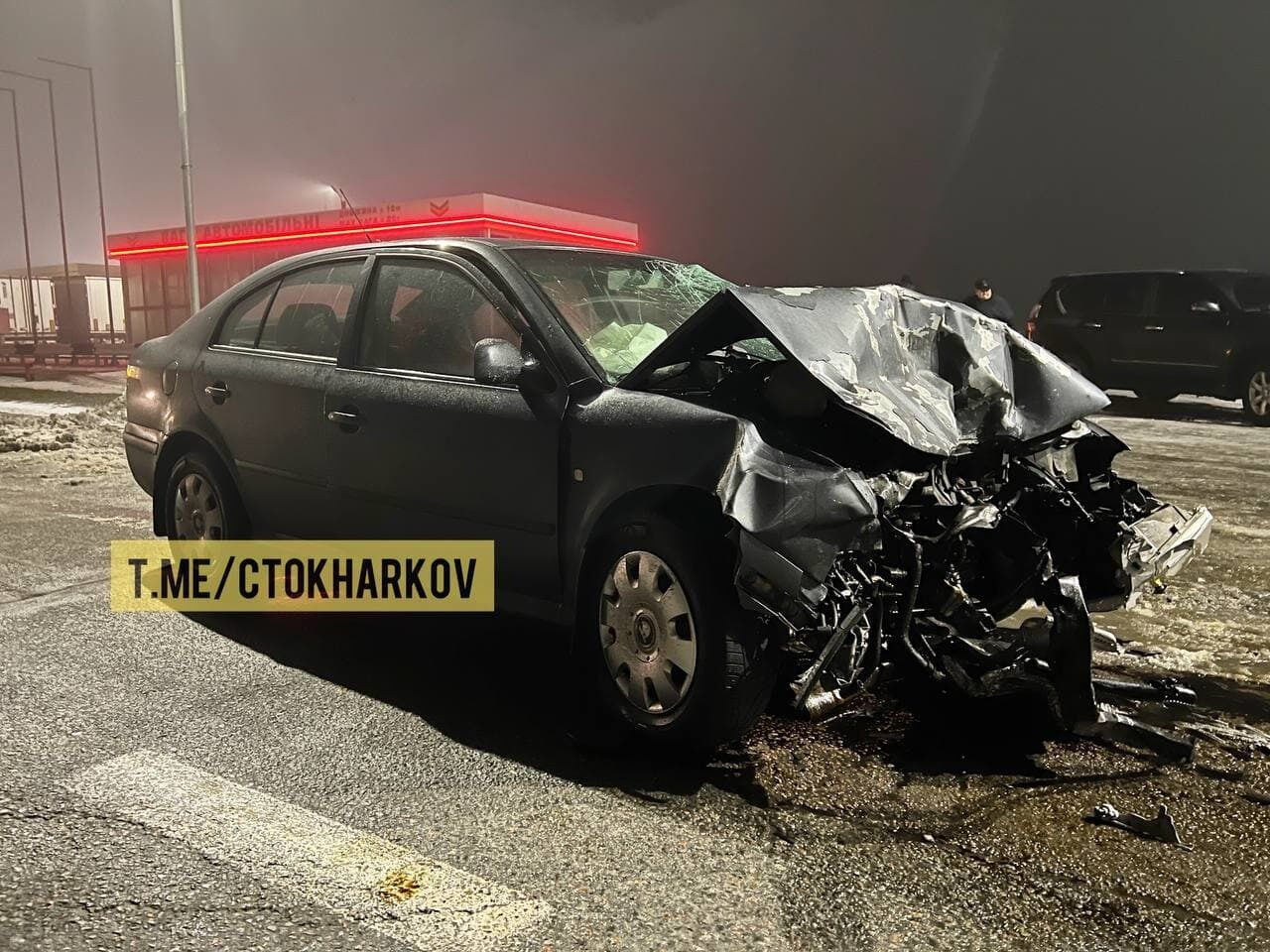 На трассе Киев – Харьков произошло смертельное ДТП с участием скорой. Момент попал на видео