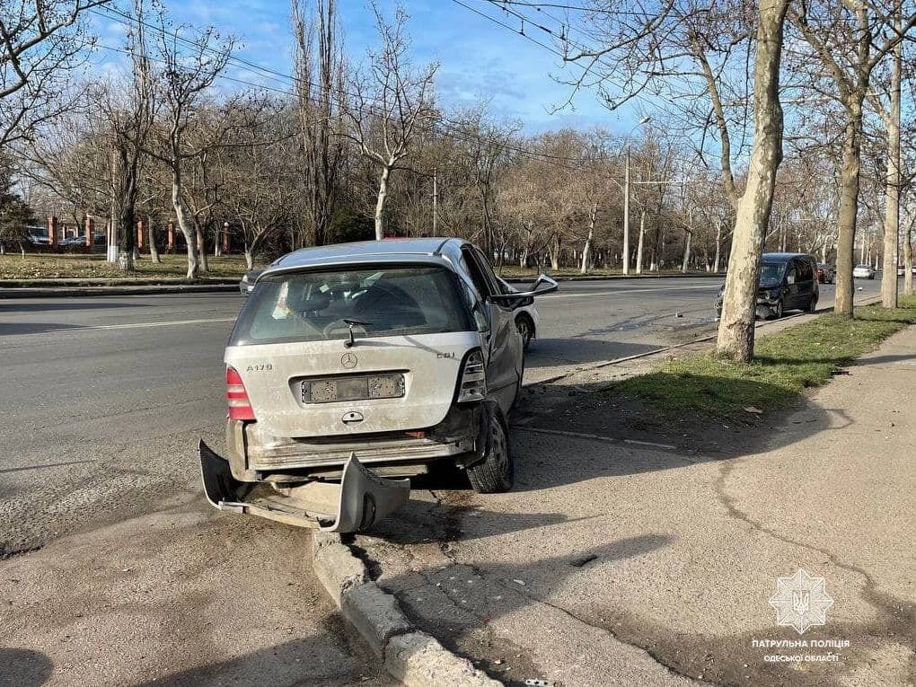 В Одессе столкнулись две легковушки