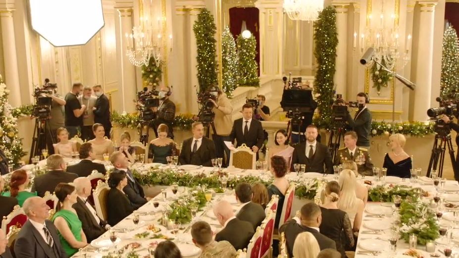 У Зеленского после скандала показали, как снимали новогоднее поздравление президента. Видео