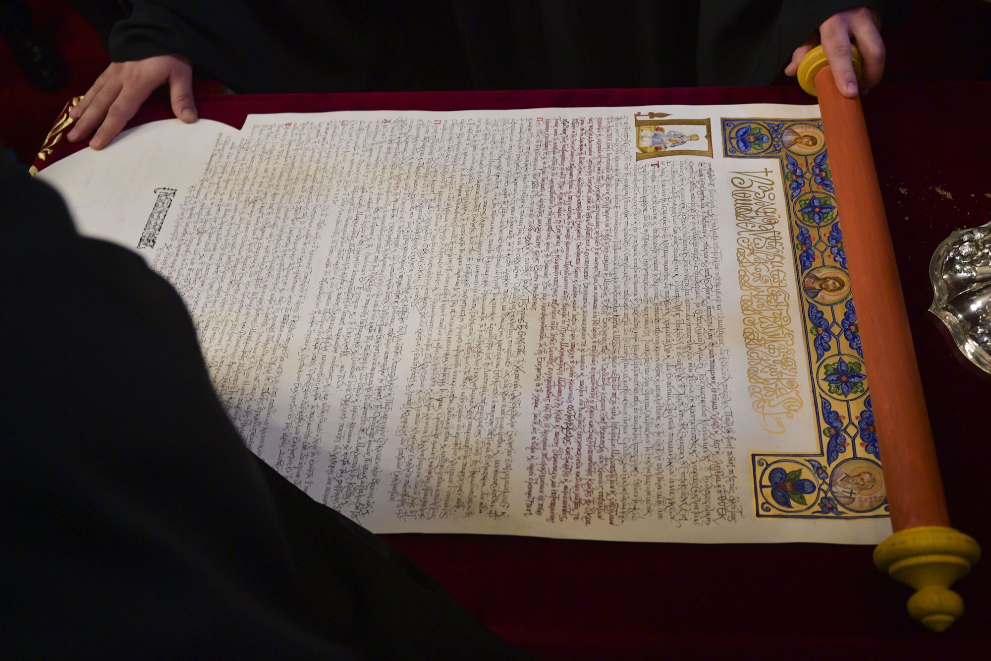 6 січня 2019 року Патріарх Константинопольський Варфоломій вручив Епіфанію Томос