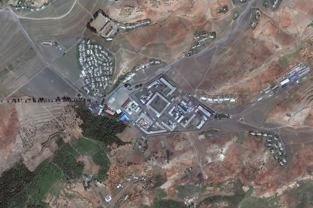 Тюрьма Кехчон расположена в 100 км к северо-востоку Пхеньяна.