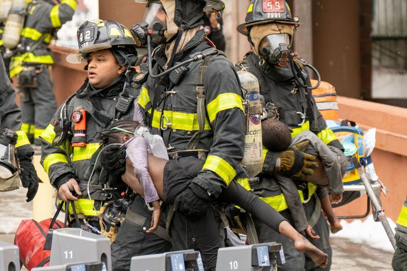Пожежники евакуювали людей