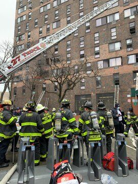 В Нью-Йорке произошел один из самых жутких пожаров, среди жертв много детей: названа причина трагедии. Фото и видео