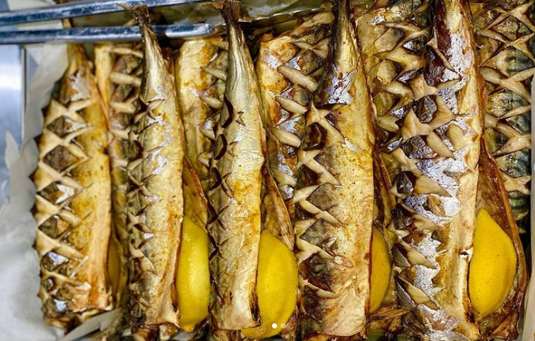 Как вкусно запечь рыбу с овощами