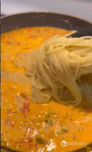 Як приготувати ситні спагеті без м'яса: ідея нашвидкуруч 