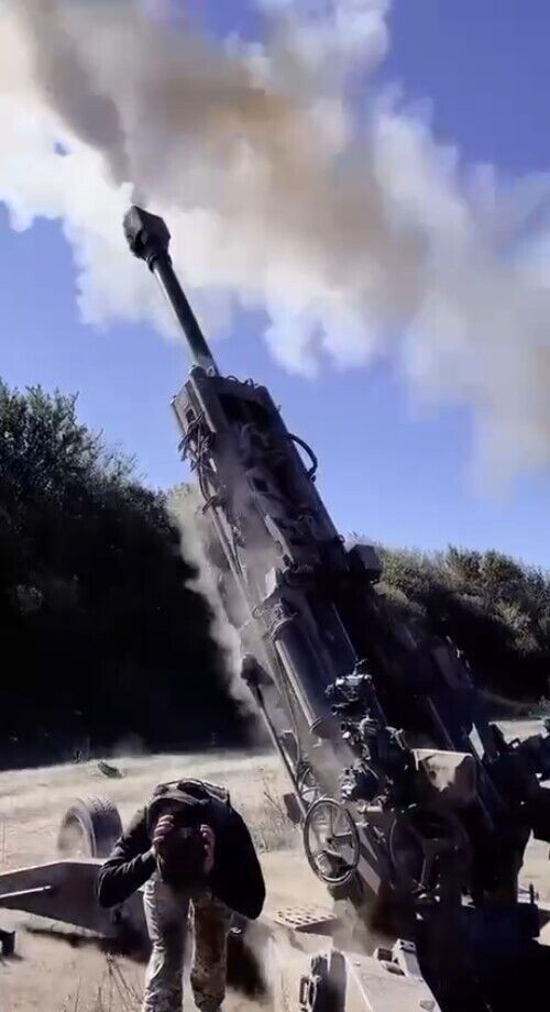 Українські артилеристи стріляють снарядами "Екскалібур"