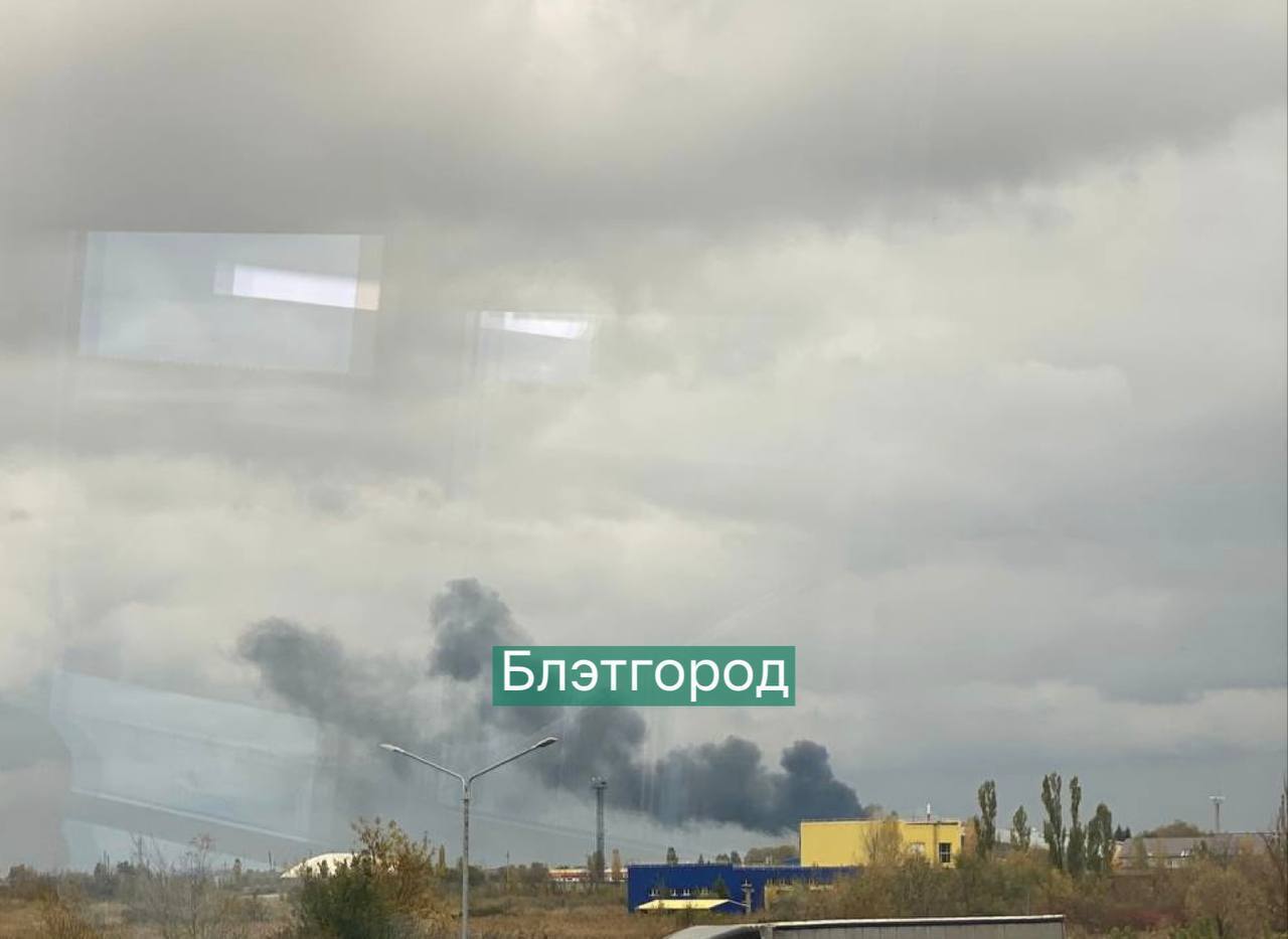 У Шебекіно Бєлгородської області спалахнула електропідстанція, у місті проблеми зі світлом та водою. Фото і відео