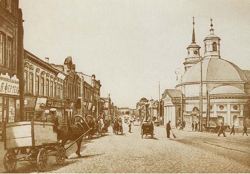 В сети сравнили, как изменилась улица Петра Сагайдачного в Киеве за 130 лет. Фото