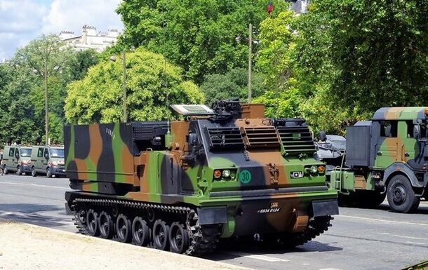 Франція може передати Україні три власні аналоги HIMARS на гусеничному ходу з 12 наявних. Фото