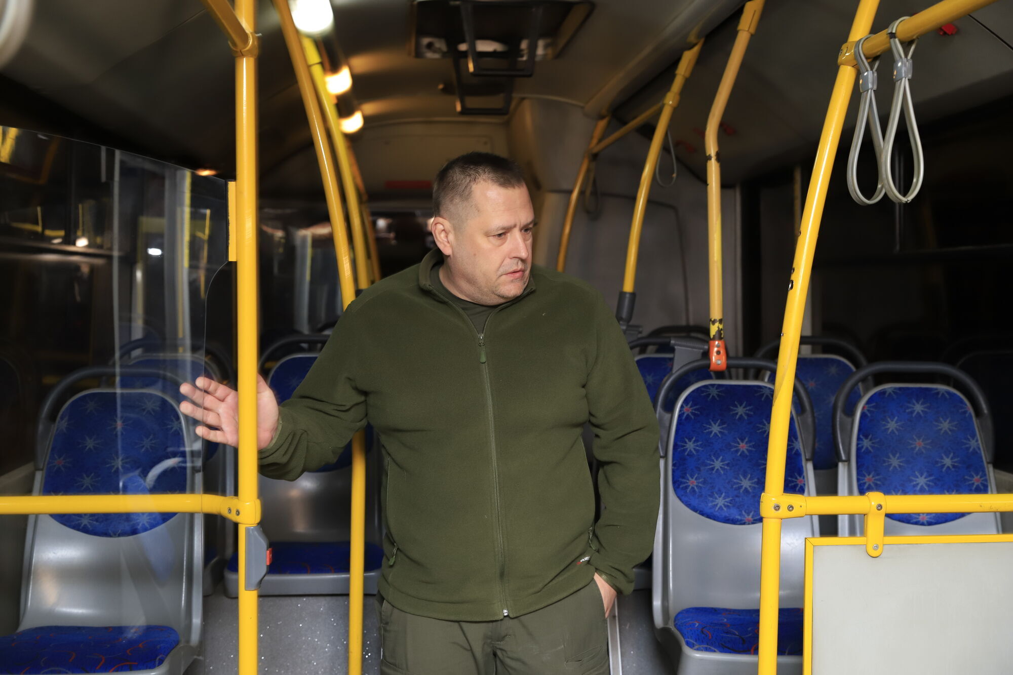 Філатов випустив на маршрути автобуси з Києва і подякував за допомогу після ударів РФ