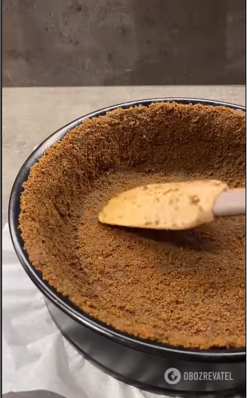 Эффектный чизкейк ''Ferrero roshe'': готовится из печенья