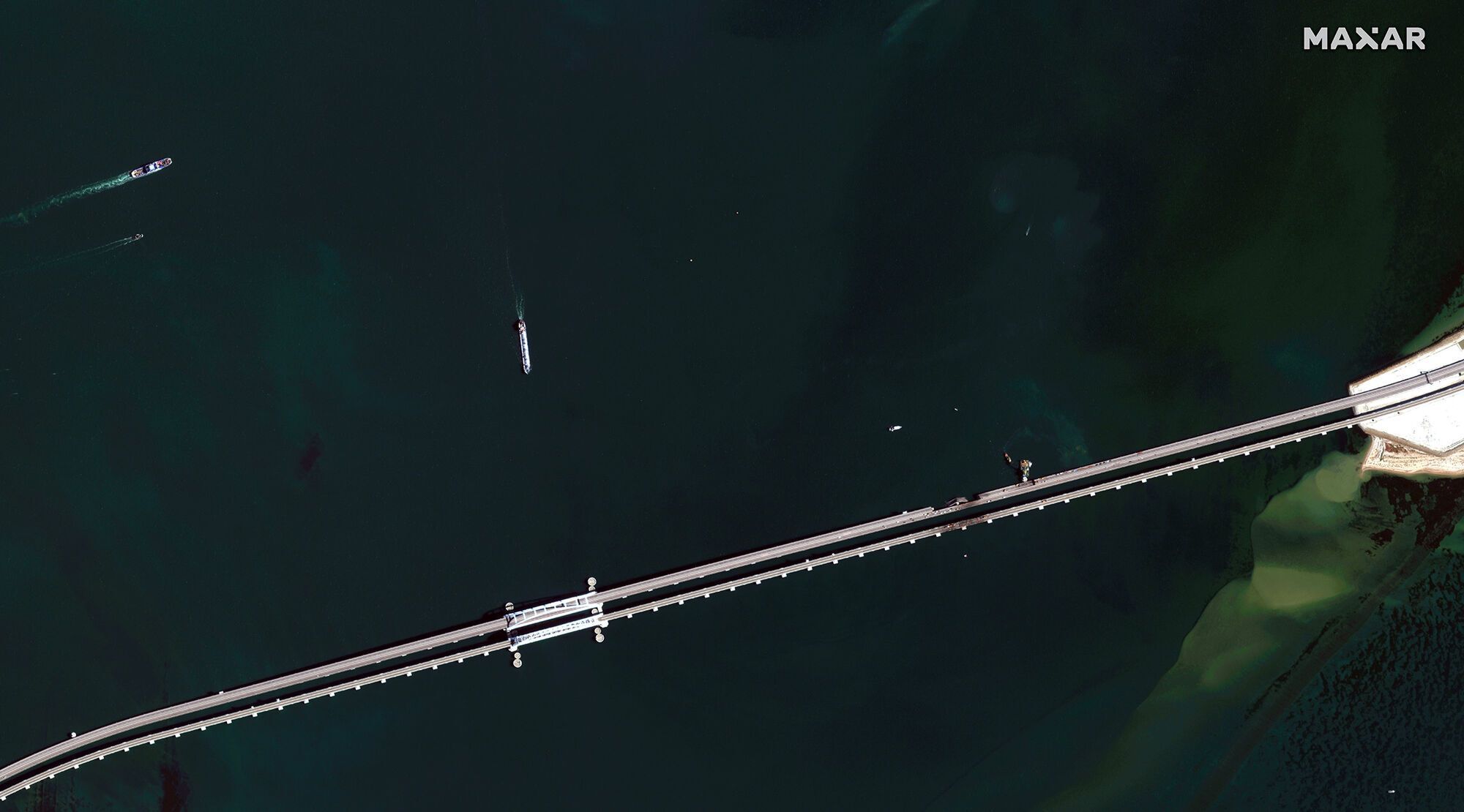 Нові аерофотознімки пошкодженого Кримського мосту
