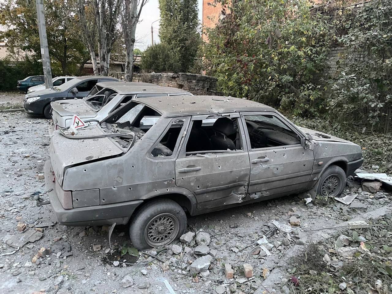 Окупанти вдарили по багатоповерхівці в Миколаєві: з-під завалів дістали дитину, рятувальні роботи тривають. Фото і відео 