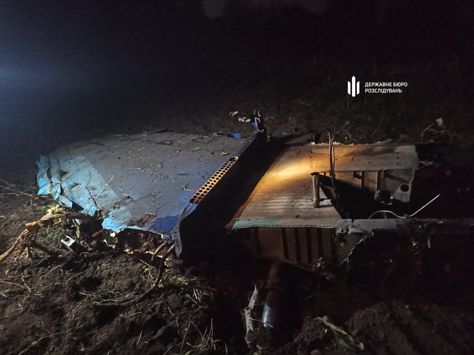 Обломки сбитого дрона зацепили кабину: в ГБР сообщили подробности падения военного самолета в Винницкой области. Видео