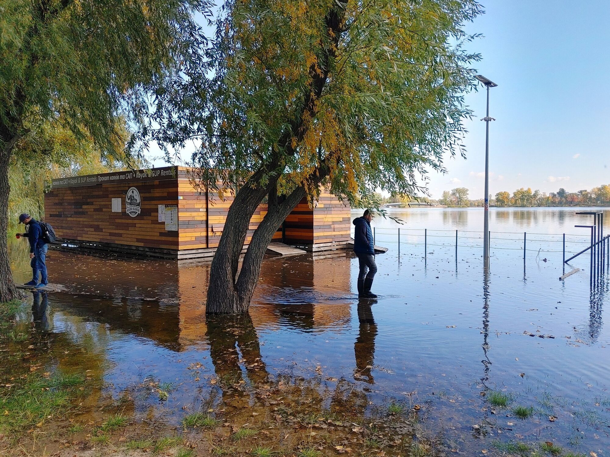 В сети показали последствия повышения уровня воды в Днепре в Киеве. Фото