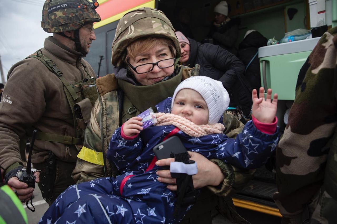 "Она обороняет, потому что любит": Елена Зеленская трогательно поздравила защитниц Украины с праздником