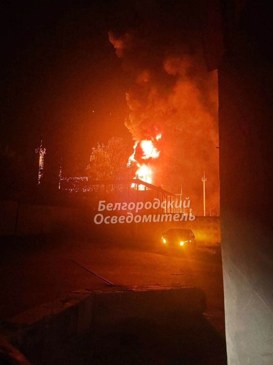 Оккупанты обстреляли Харьков, однако ракеты приземлились в Белгороде: в городе исчез свет и начался пожар. Фото и видео