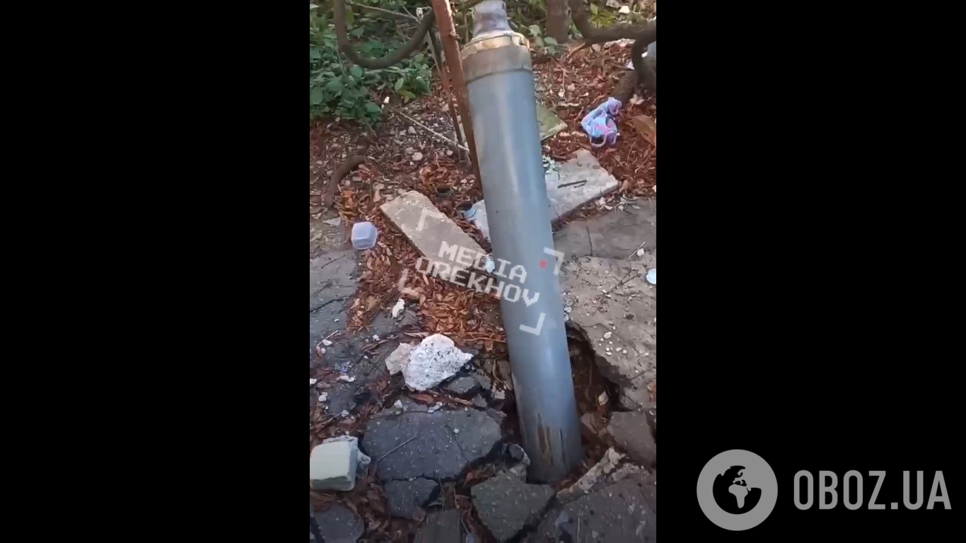 Российская ракета упала прямо у подъезда дома в Запорожье и не разорвалась