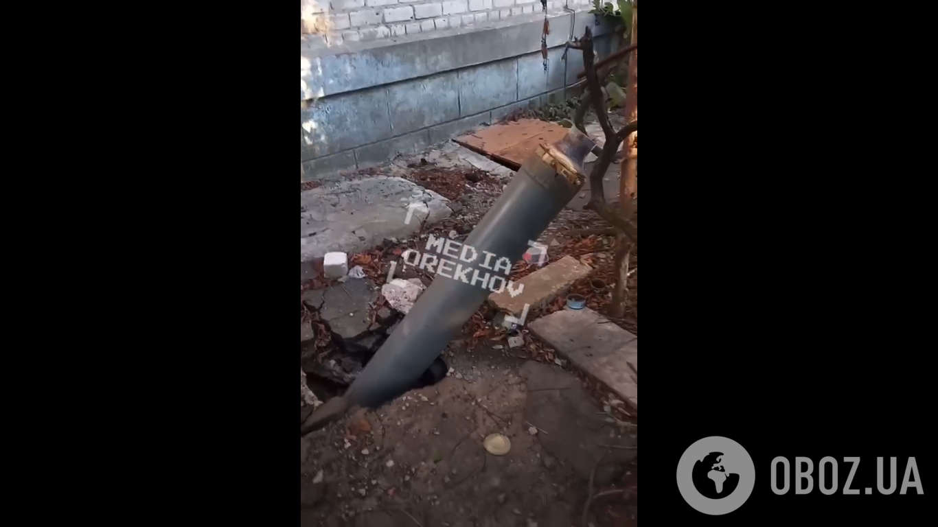Российская ракета упала прямо у подъезда дома в Запорожье и не разорвалась
