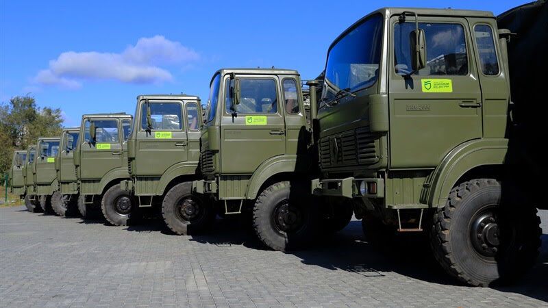 Дніпро передало ЗСУ ще 22 автівки