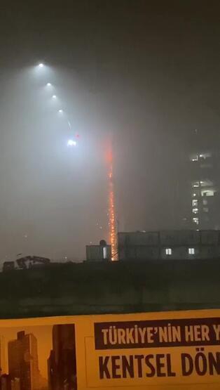 В Стамбуле загорелся небоскреб, огонь охватил все 24 этажа здания. Фото и видео